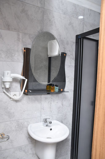 Bathroom 5, Hotel Arinna, Fatih