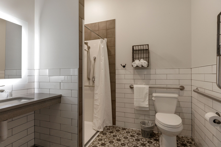 Bathroom, Compass Rose Lodge, Weber