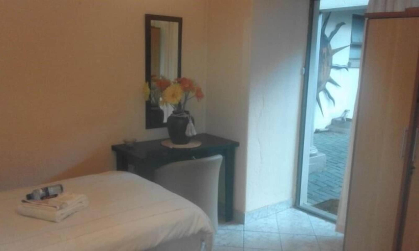Room 3, dejazzy guest house, City of Johannesburg