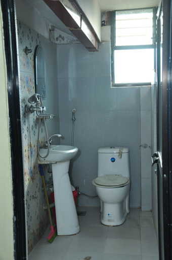 Bathroom, Nagarjun Homestay Pvt . Ltd, Bagmati