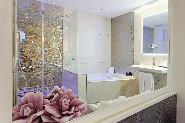 Bathroom 5, Grupotel Mayorazgo, Madrid
