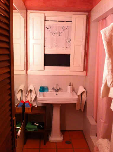 Bathroom 5, Casa das Calhetas, Ribeira Grande