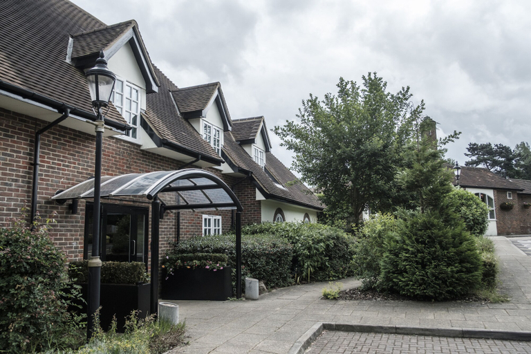 Exterior & Views 2, The Princess Royal, Surrey