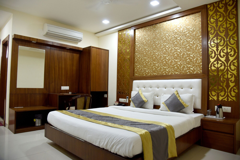 Bedroom 4, Hotel Simran Pride, Raipur