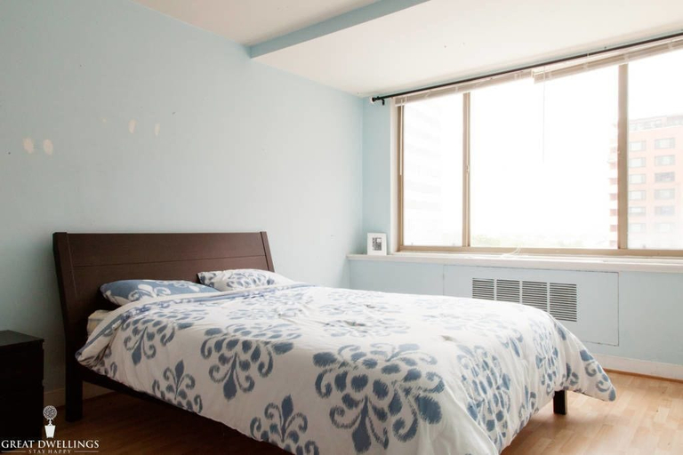 Bedroom, Cozy 1BR Rosslyn Apt with a View, Arlington