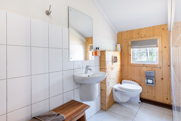Bathroom 4, Trails End Bike Hotel, Overberg