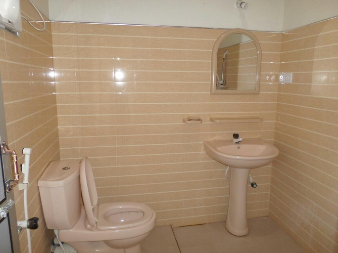 Bathroom, Victoria Guest House, Koralai Pattu (Valachchenai)