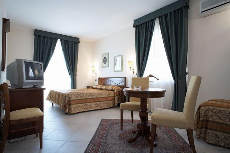 Bedroom 2, Hotel Delle Palme, Messina