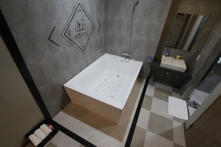Bathroom 4, NOVA Hotel, Buk