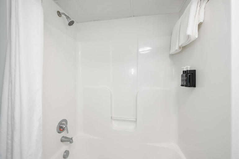 Bathroom 3, Monte Carlo Boardwalk Oceanfront Ocean City, Worcester