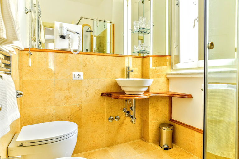 Bathroom 4, Arpinelli Relais, Rome