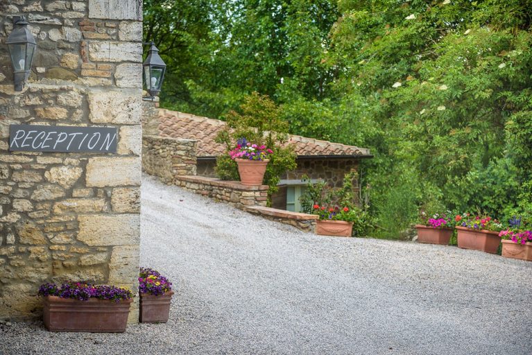 Exterior & Views 2, Laticastelli Country Relais, Siena