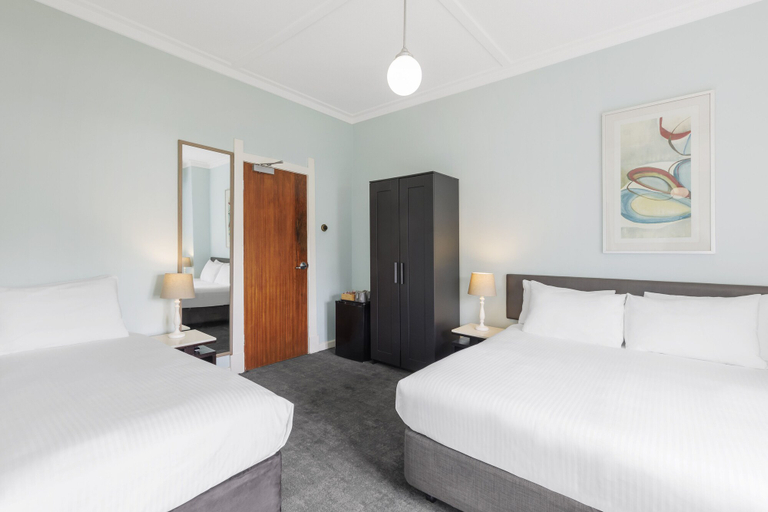 Bedroom 5, Hotel Blue & Cottages, Katoomba, Blue Mountains