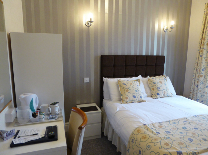 Bedroom 3, The Berwick - Over 40's Only, Blackpool