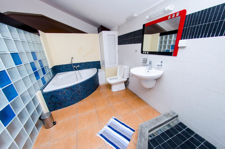 Bathroom 5, SM Lodge Mauritius, Flacq