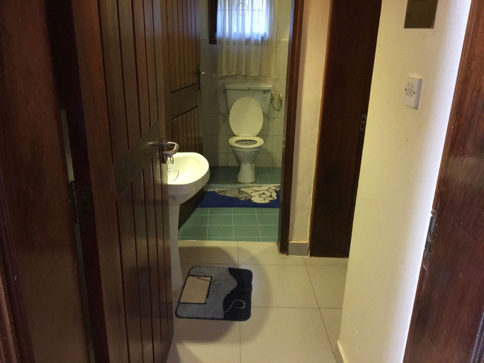 Bathroom 5, Airport View Hotel, Entebbe