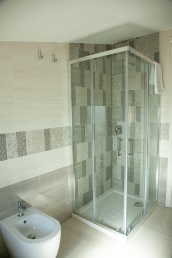 Bathroom 5, Hotel Dolce Stella, Crotone