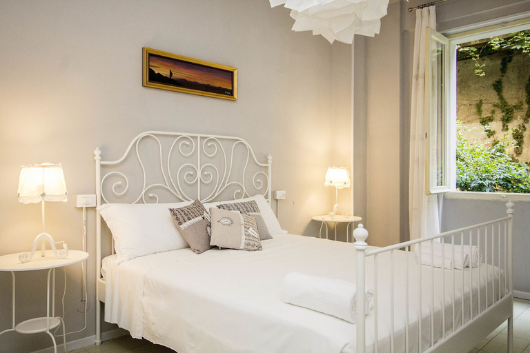 Room 3, Cisano Beach Apartment, Brescia