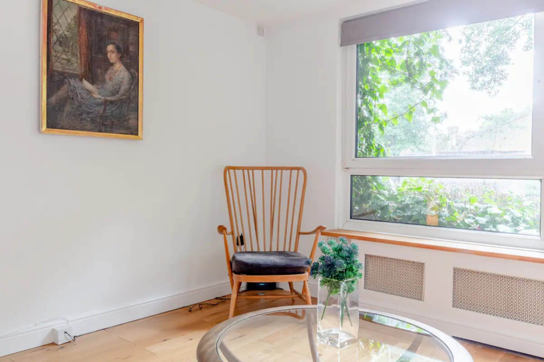 Others 4, Spacious 1 Bedroom Apartment in Vibrant Angel, London
