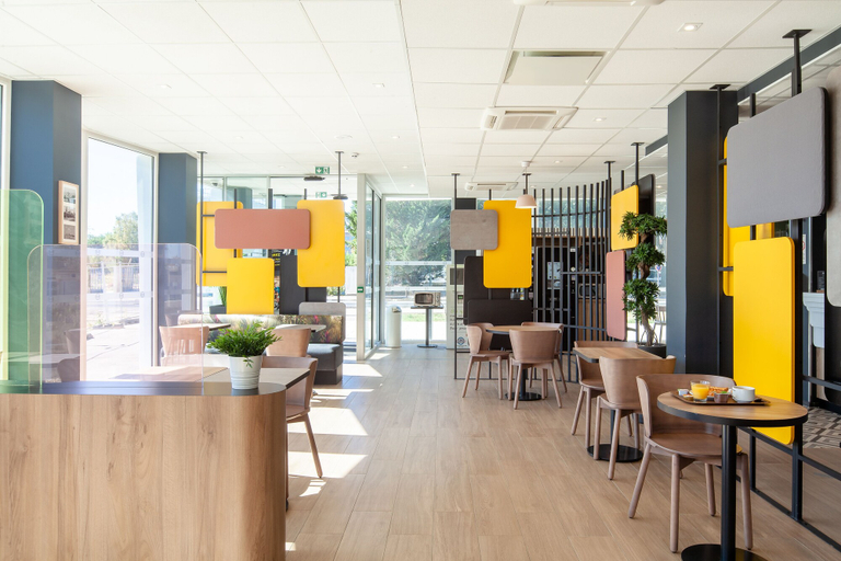 Food & Drinks 5, B&B HOTEL MASSY Gare TGV, Essonne
