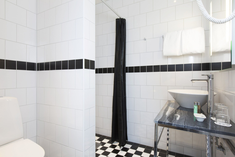 Bathroom 5, Elite Stadshotellet Karlstad, Hotel & Spa, Karlstad