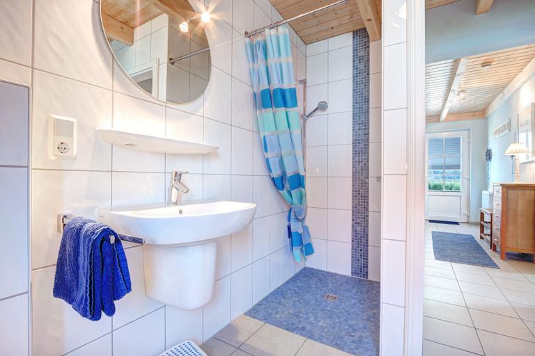 Bathroom 4, Ferienpark Am Meer Klipper, Wesermarsch