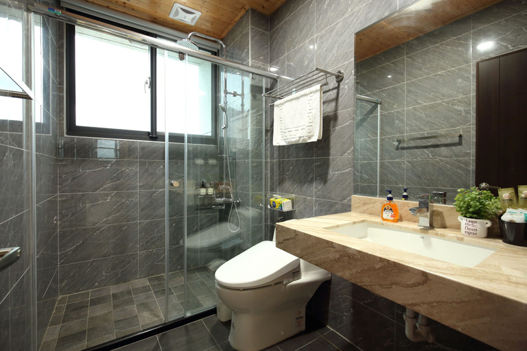 Bathroom 3, 52Travelers Home, Hualien