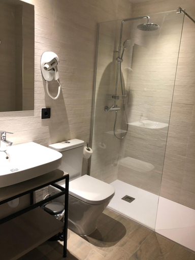 Bathroom 3, Hotel Torrent, Girona