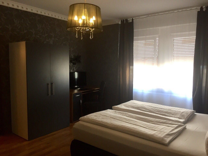 Bedroom 2, Hotel Monte Cristo, Offenbach am Main