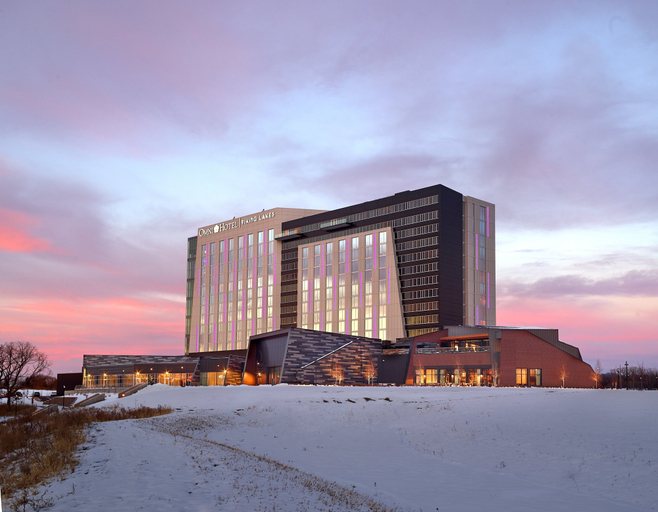Exterior & Views 2, Omni Viking Lakes Hotel, Dakota
