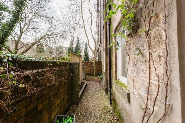 Others 4, Vibrant Spacious Apartment In West End, Glasgow