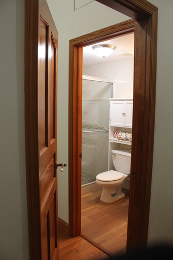 Bathroom 3, Fairmount Guest House, Philadelphia