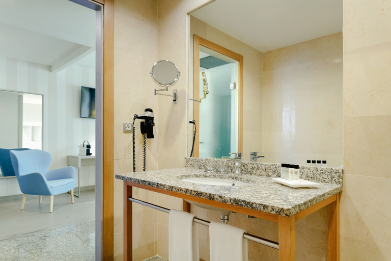 Bathroom 4, Hesperia A Coruña Centro, A Coruña