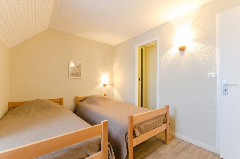 Bedroom 2, Orient Village, Aube
