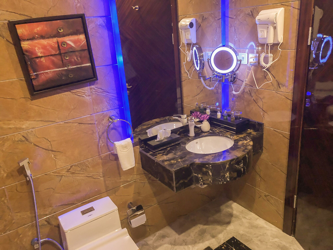 Bathroom 5, Seven Garden AL wadi, Riyadh