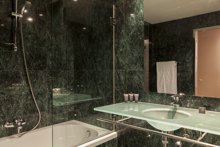 Bathroom 4, B&B HOTEL Ciudad de Lleida, Lleida