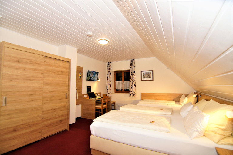 Bedroom 2, Landhotel und Gasthaus Wiedmann, Landsberg am Lech