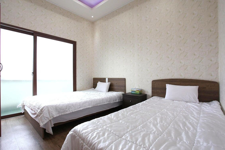 Bedroom 2, Geomunoreum Hostel, Jeju