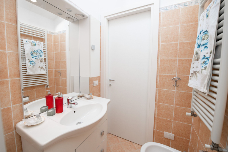 Bathroom 3, Appartamento Garden Ville, Brescia