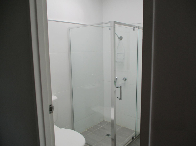 Bedroom 4, Airway Motel, Ascot
