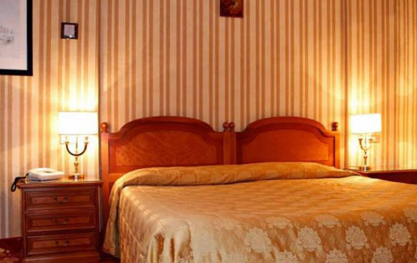 Bedroom 2, Hotel Eliseo, Rome