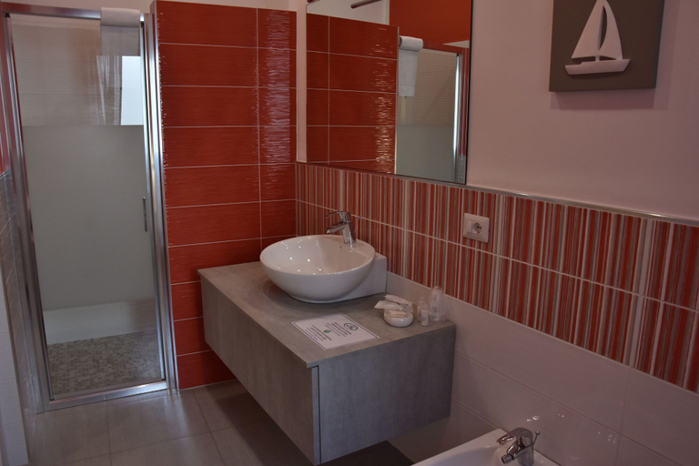 Bathroom 3, B&B Marina Blu, Messina