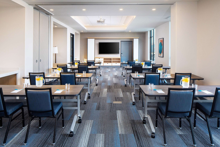 Food & Drinks 5, Hyatt House Tallahassee Capitol – University, Leon