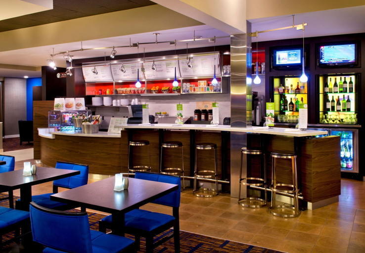 Food & Drinks 5, Courtyard Syracuse Carrier Circle, Onondaga