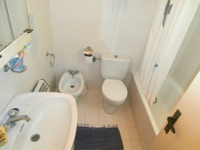 Bathroom 3, Villa Ronda, Girona