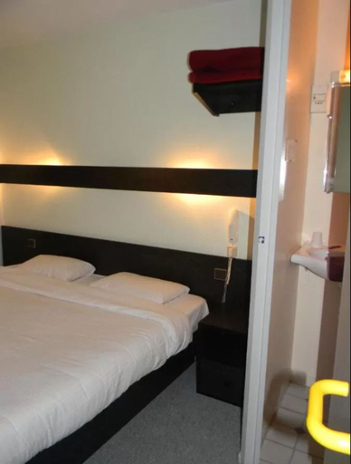 Bedroom 5, Class Hôtel Poitiers, Vienne