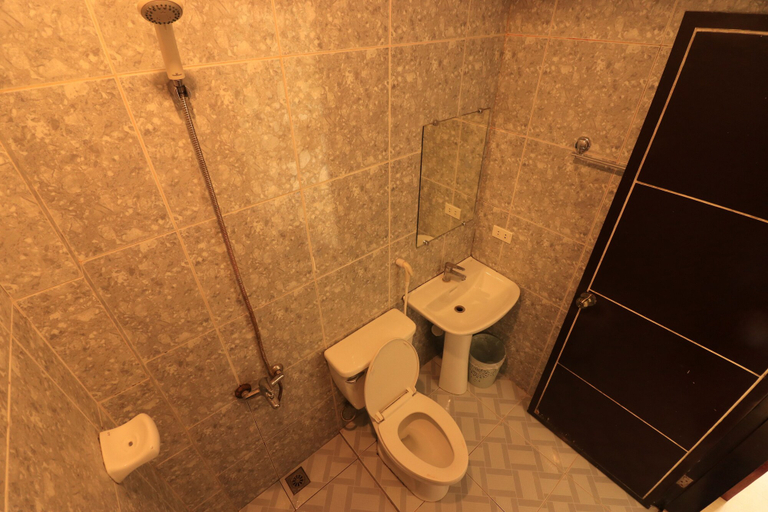 Bathroom, Rosanna's Pension, El Nido