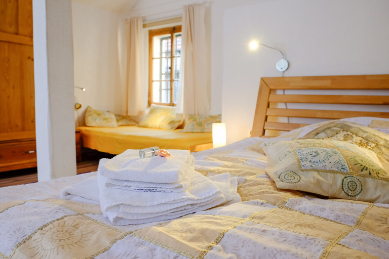 Bedroom 4, RheinRiver Guesthouse - Direkt am Rhein, Leverkusen