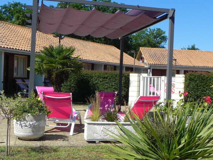 Exterior & Views 2, Hôtel les Pins, Gironde