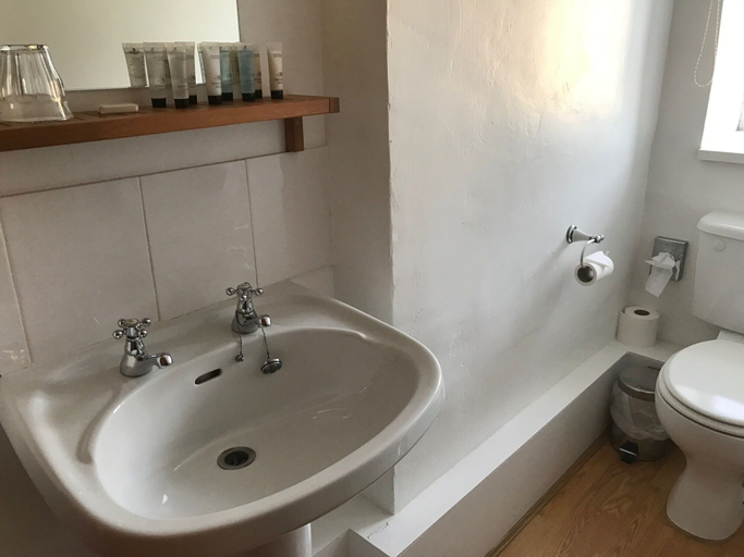 Bathroom 4, The Coach House Inn, Rutland